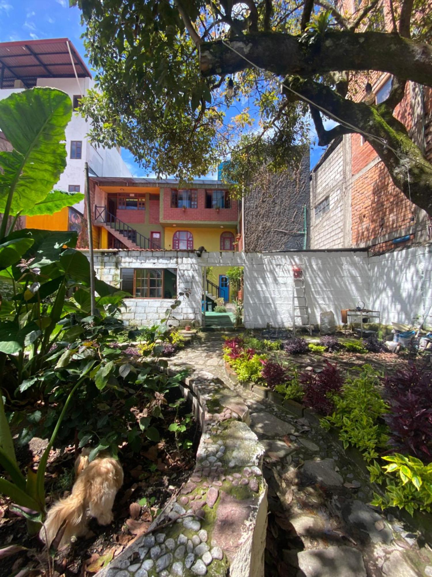 Garden House Hostal Banos  Exterior photo